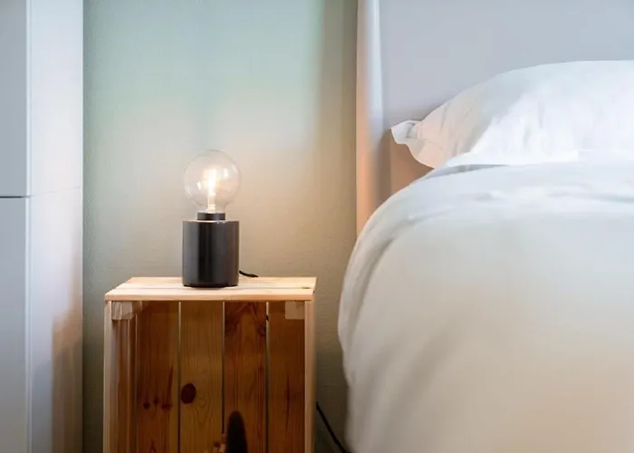 Renovated Chic 5 Min To Center Apartment