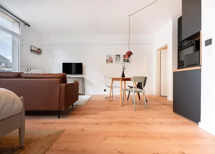 Renovated Chic 5 Min To Center Апартаменты