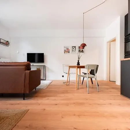 Renovated Chic 5 Min To Center Apartmán