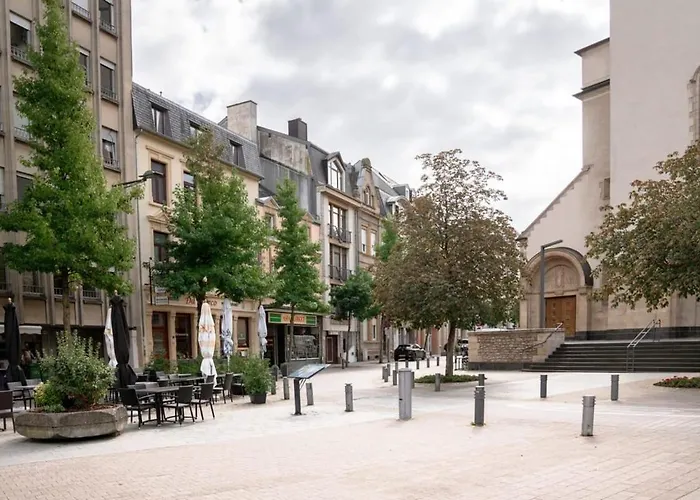 Renovated Chic 5 Min To Center 公寓 *